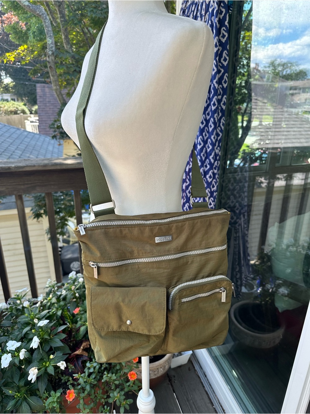 ⁠Baggallini Everywhere Crossbody Bag Olive Green Lightweight Travel Purse⁠